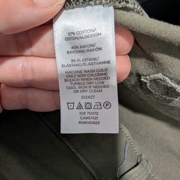 LOFT Outlet Olive Green High Rise Leggings in Size 16 - Picture 12 of 13